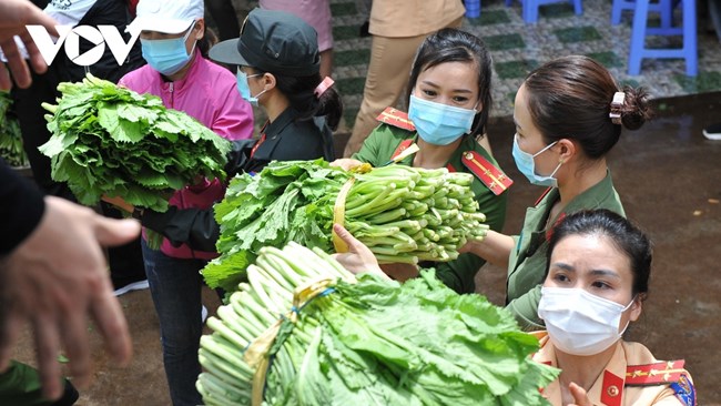 Chuyến xe rau nghĩa tình gửi vào tâm dịch (12/07/2021)